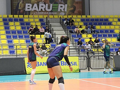 Complexo Esportivo do Silveira recebe treino da Seleção Brasileira de Voleibol Feminino