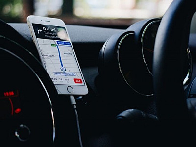 Waze permite que filhos gravem instruções de voz para guiar os pais