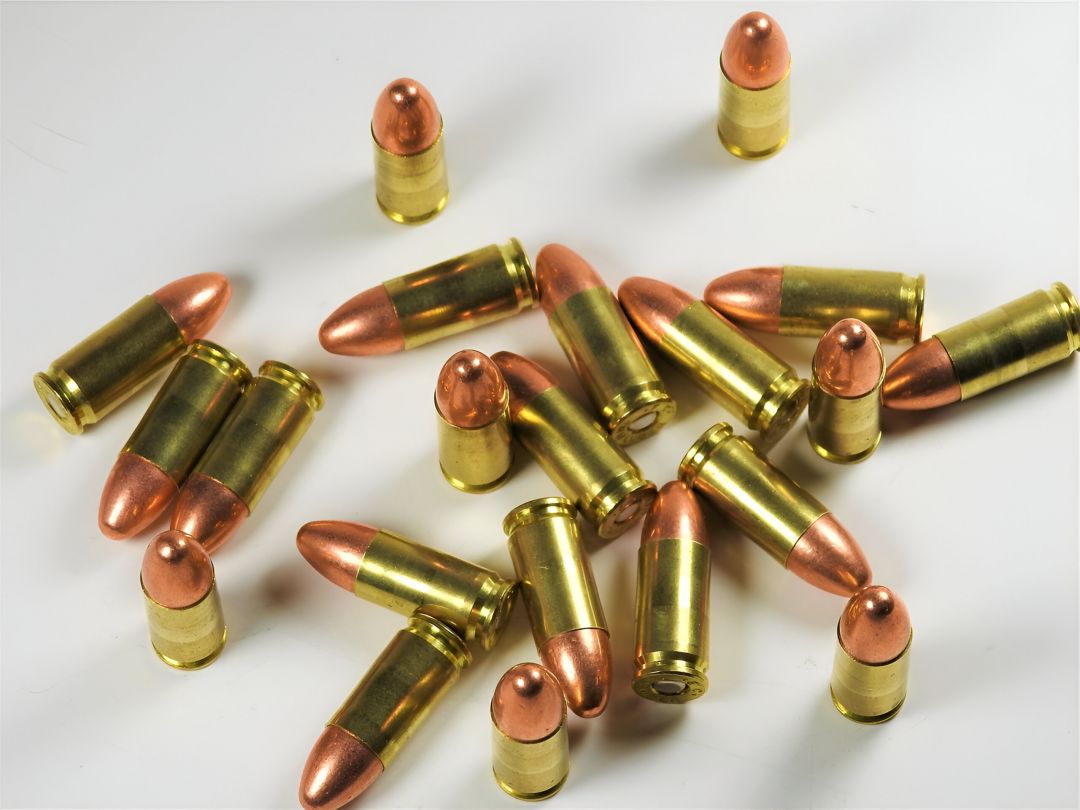 Casos de feminicídio por arma de fogo aumentam em 2025 no país