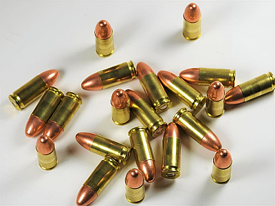 Casos de feminicídio por arma de fogo aumentam em 2025 no país