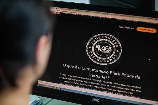 Para evitar golpes na Black Friday, Procon tem lista de sites duvidosos