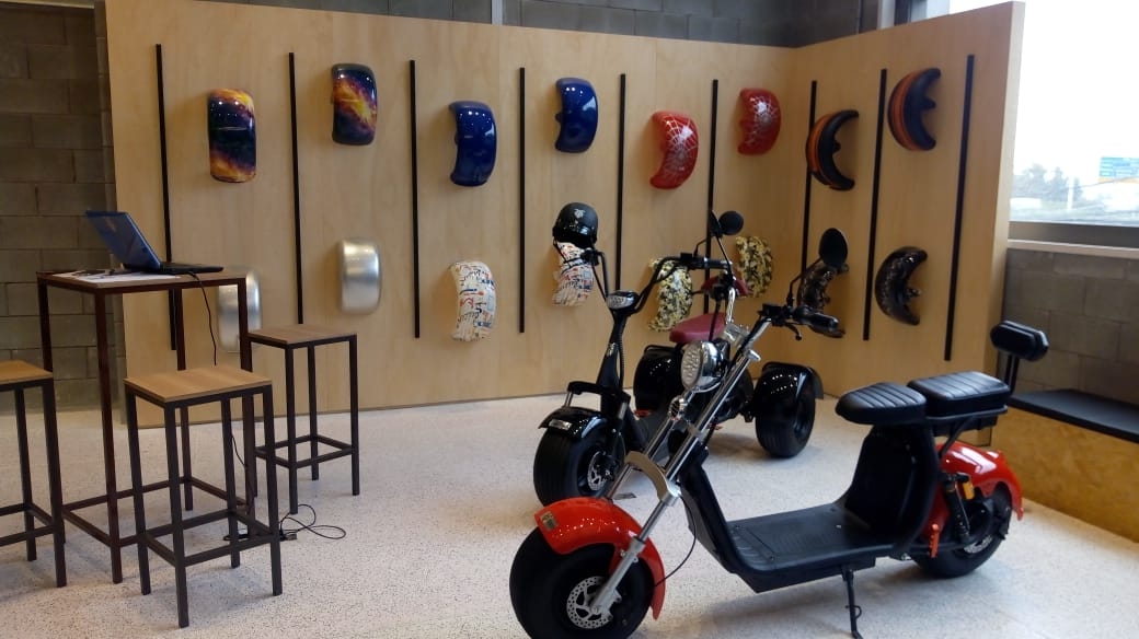 Scooter&Cia tem exposição temporária no Iguatemi Alphaville