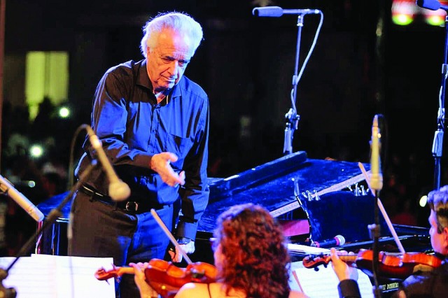 Com shows e decoração, municípios se preparam para chegada do Natal