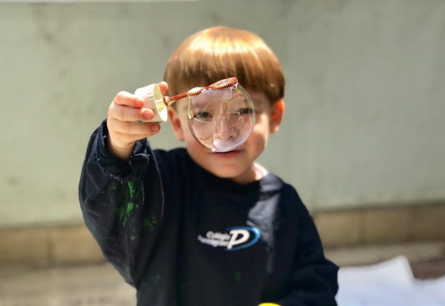 Um colégio, cinco compromissos