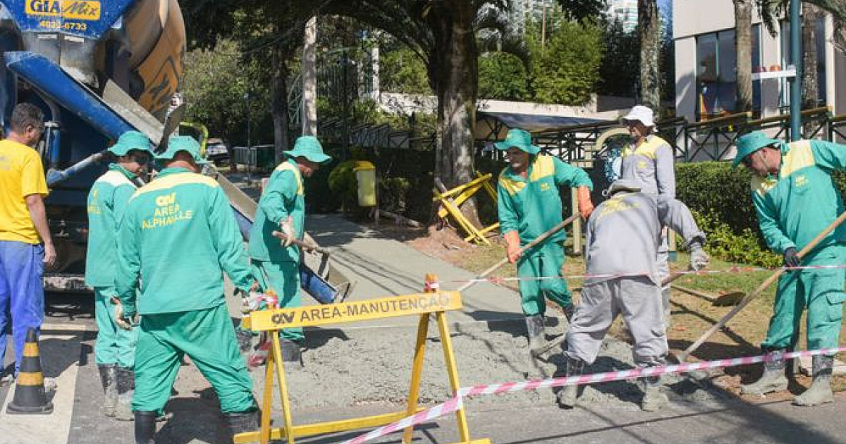AREA Alphaville realiza novo calçamento na Alameda Amazonas