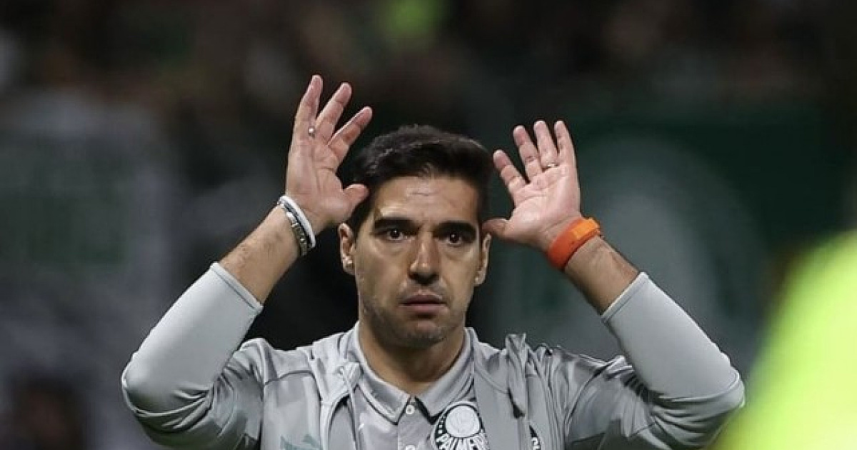 Técnico do Palmeiras volta a reclamar por não jogar no Allianz Parque
