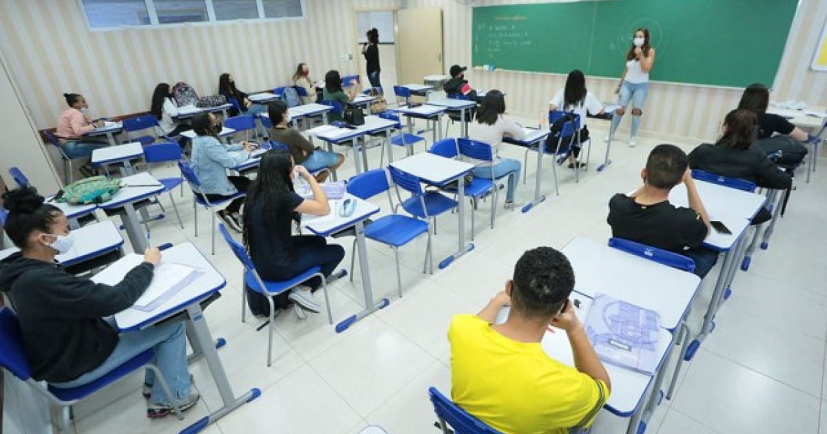 Santana de Parnaíba inicia cursinho pré-vestibular em parceria com Instituto Castanheiras