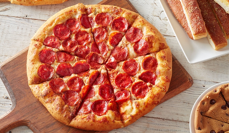 Pizza Hut anuncia acordo com Rappi e Uber Eats com pizza em dobro