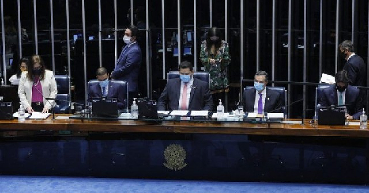 Congresso aprova e eleições 2020 são adiadas para 15 de novembro