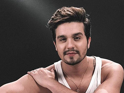 Morador de Alphaville, Luan Santana realiza doações para Manaus