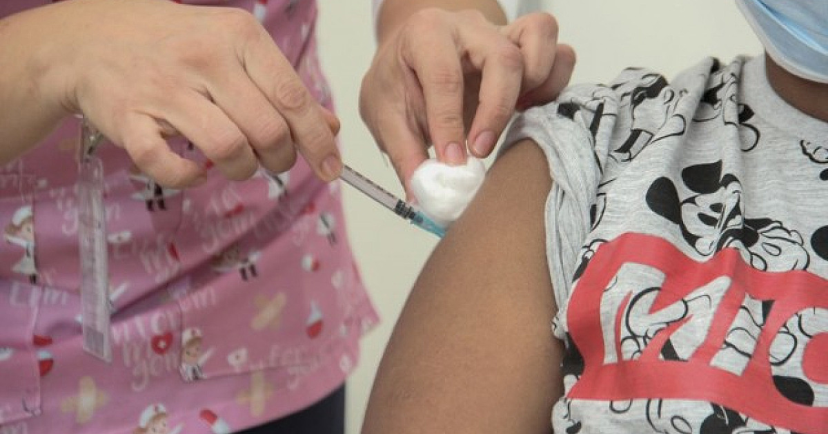 Municípios seguem com vacinação contra a Covid-19 na população infantil