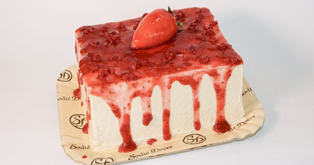 Sodiê lança bolo inspirado na trend 'morango do amor'