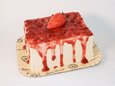 Sodiê lança bolo inspirado na trend 'morango do amor'