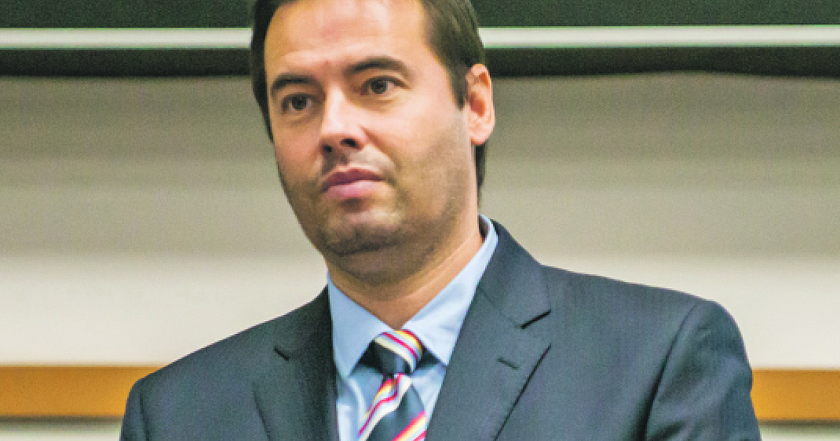 Fabião implantará vale-refeição e frota terceirizada na Câmara de Barueri