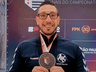 Sensei do Alphaville Tênis Clube conquista medalha de prata no Campeonato Paulista de Karatê