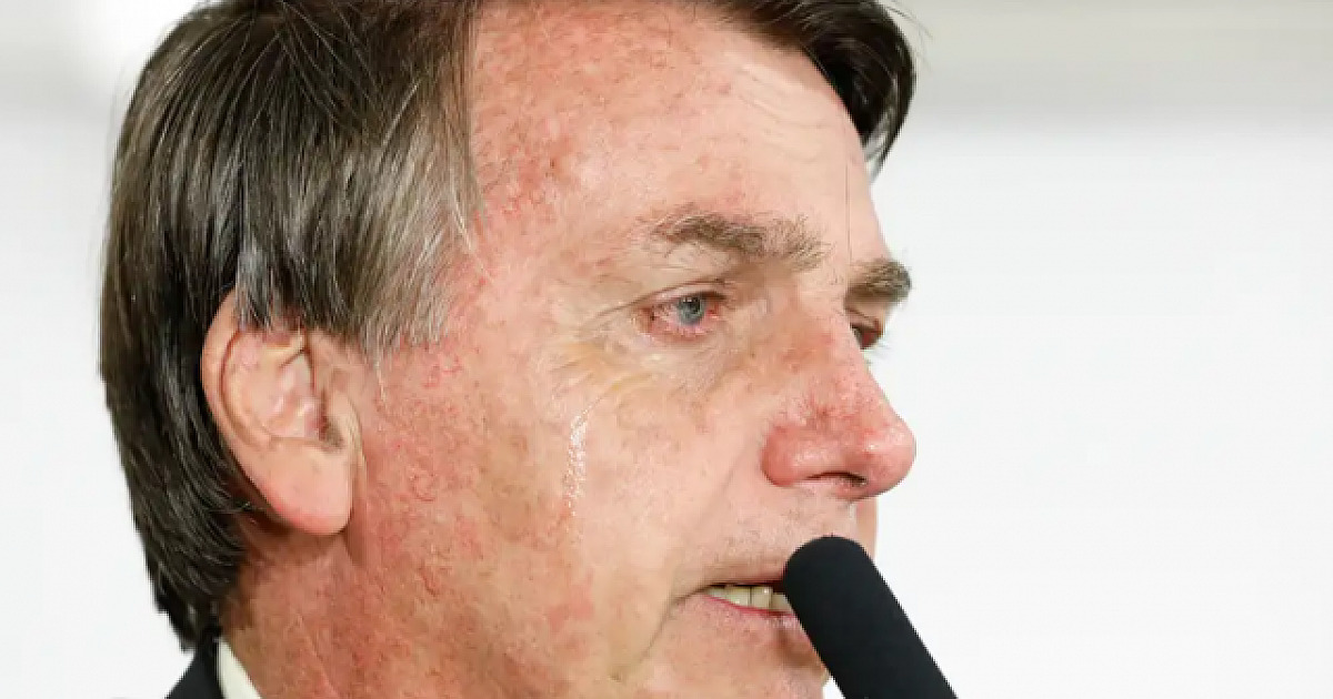 Ex-presidente Bolsonaro é levado pela PF e usará tornozeleira eletrônica