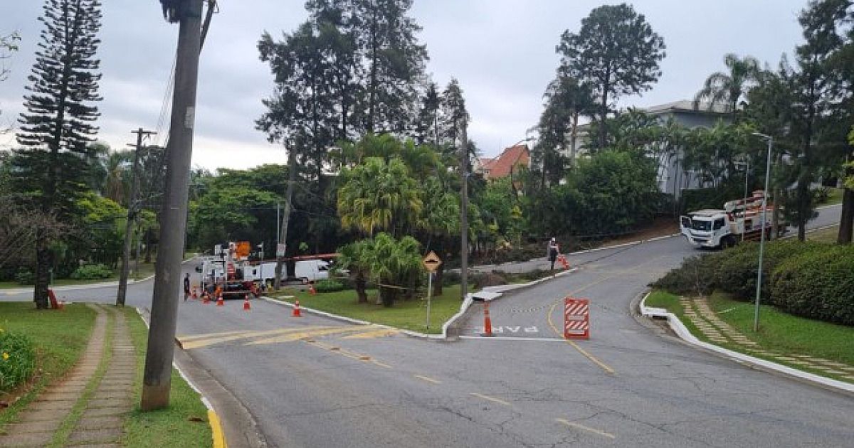 Moradores de alguns residenciais em Alphaville ainda sofrem com falta de energia elétrica