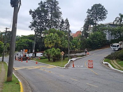 Moradores de alguns residenciais em Alphaville ainda sofrem com falta de energia elétrica