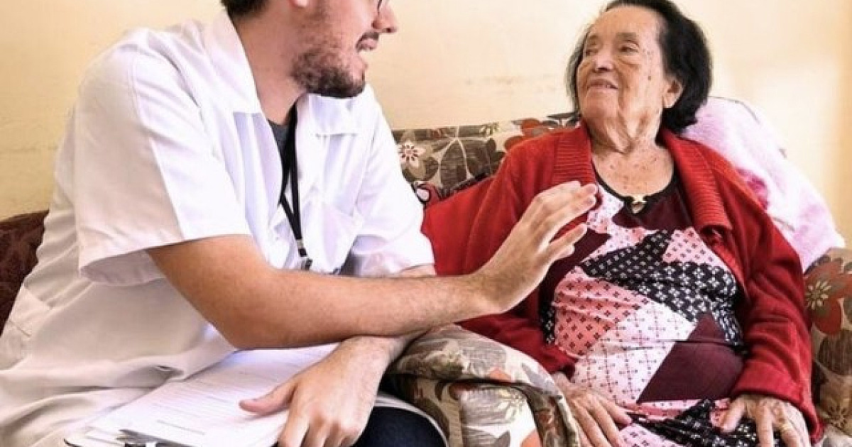 Doadores do Grupo Vida Brasil recebem sacolas ecológicas