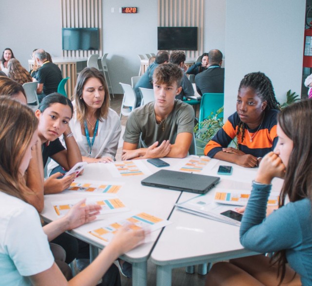 Educação bilíngue ganha força e amplia busca por formação global