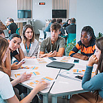 Educação bilíngue ganha força e amplia busca por formação global