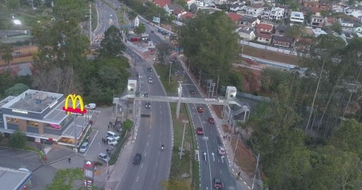 Passarela e implantação de LED estão entre os investimentos feitos no bairro