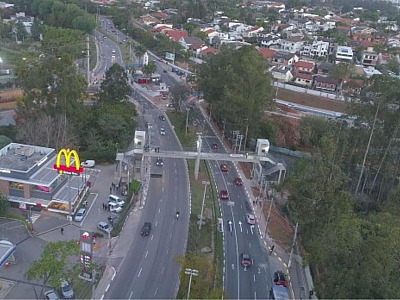 Passarela e implantação de LED estão entre os investimentos feitos no bairro