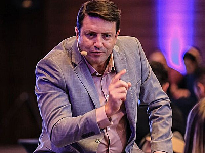 Elvis alfineta Tarcísio após reajuste nos pedágios