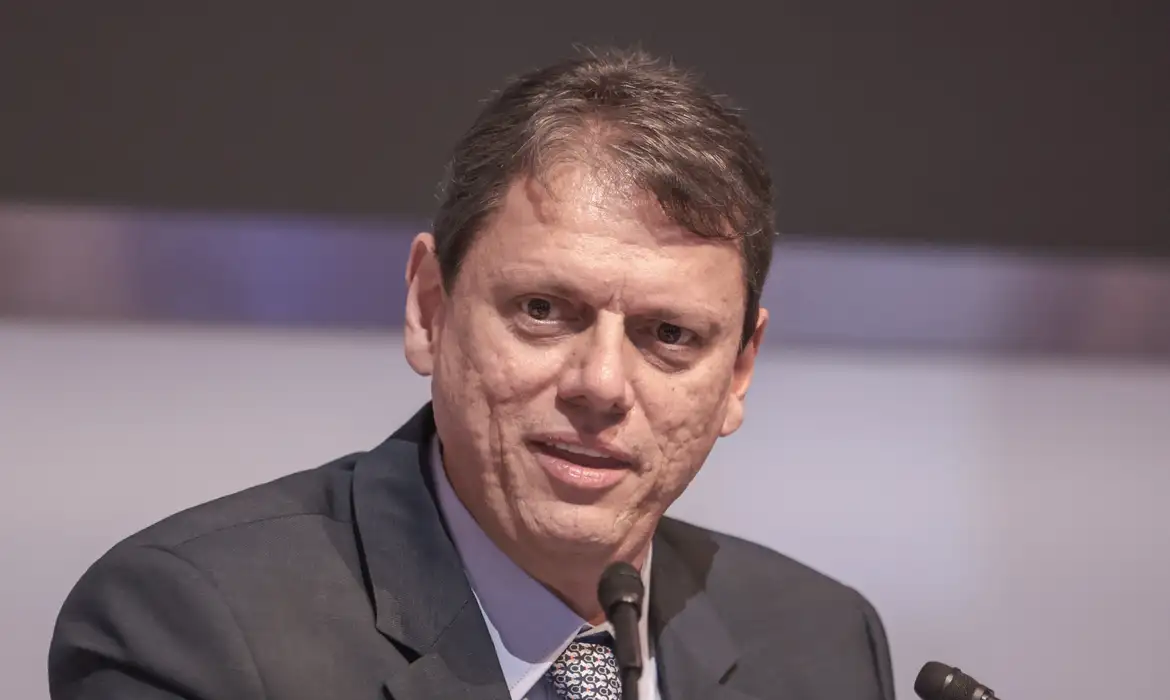Pesquisa aponta Tarcísio de Freitas como favorito na corrida pelo Governo de SP