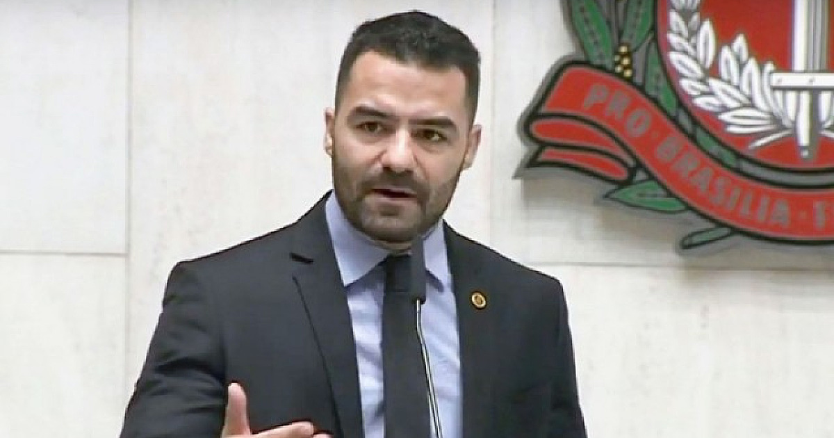 Após áudios misóginos, Igor e Emidio repudiam deputado Arthur do Val