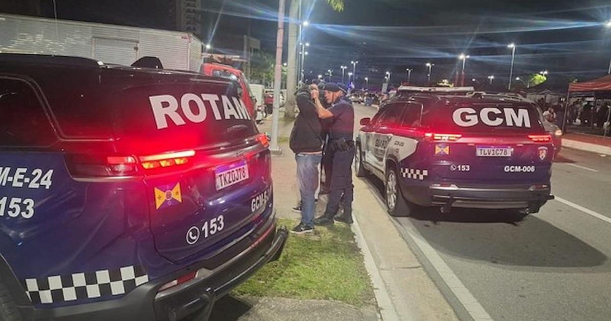 Operação apreende oito motos e aplica autuações