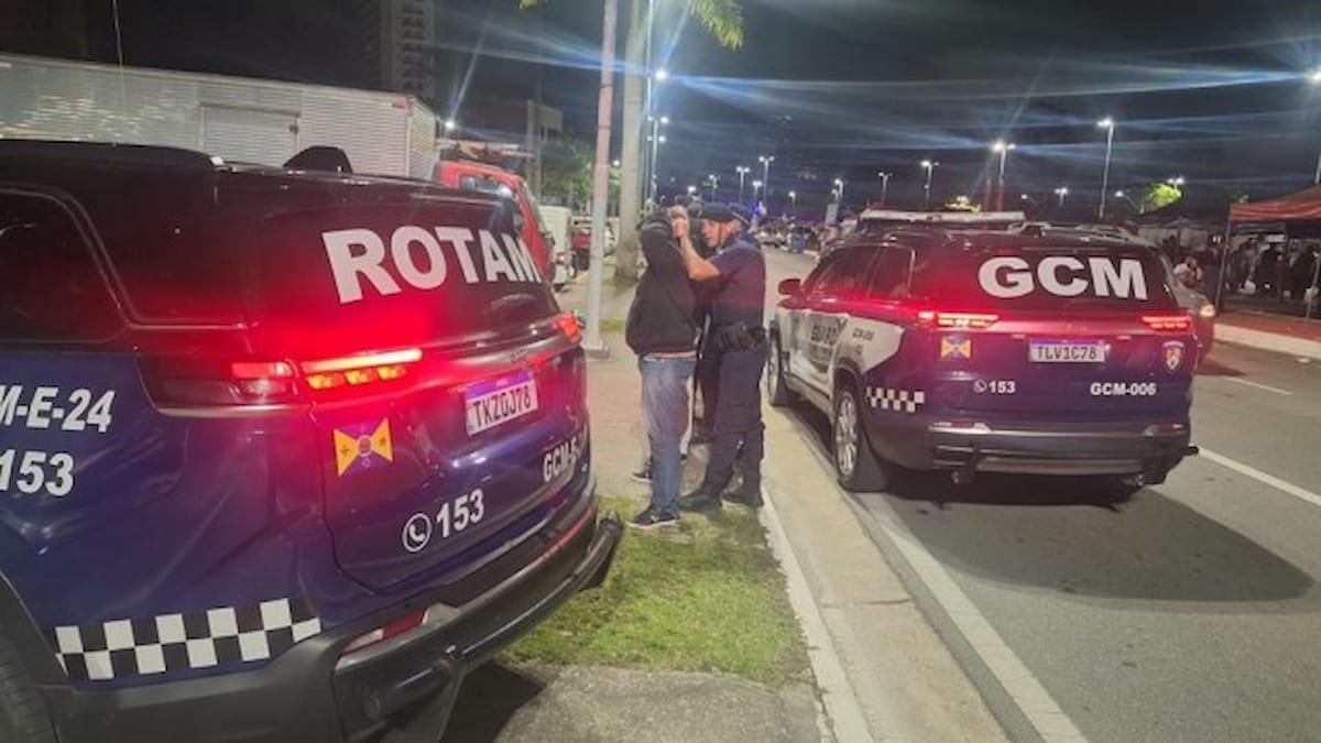 Operação apreende oito motos e aplica autuações