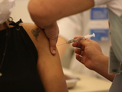 Barueri inicia vacinação contra a Covid-19 de pessoas a partir de 58 anos