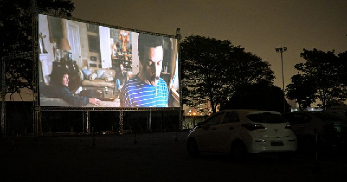 Alpha Cine Drive-In abre as portas em Alphaville