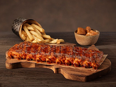 Outback e Guaraná Antarctica se unem para comemorar o Dia do Amigo