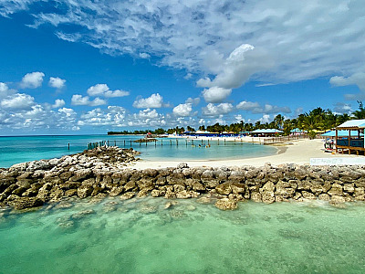 Ilhas das Bahamas oferecem experiências luxuosas para brasileiros passarem a quarentena no caminho a