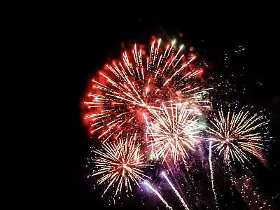 Barueri e Parnaíba têm leis contra fogos de artifício com som, mas fiscalização é difícil no Ano Nov