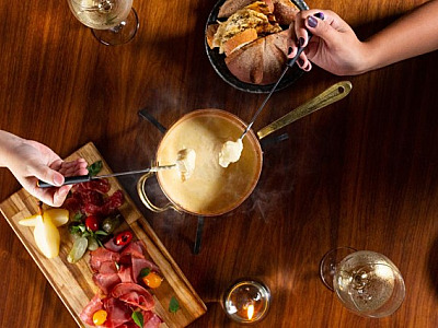 Praça São Lourenço apresenta cardápio especial de fondues