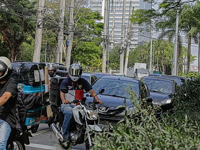 Motociclistas lideram acidentes em Barueri; em Santana de Parnaíba, carros são maioria