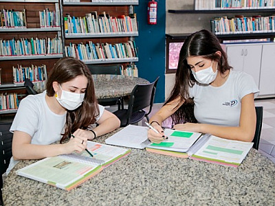 Estudantes se preparam para o vestibular 2023 da Fuvest