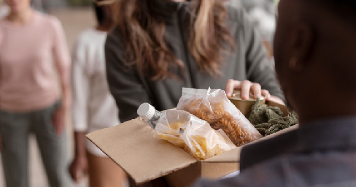 Empresa JBS realiza a campanha Natal Solidário em prol da ONG Rainha da Paz