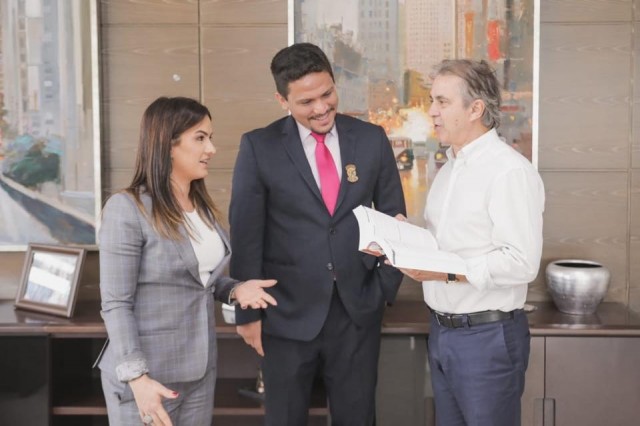 Deputada apresenta projeto contra violência à mulher para Rubens Furlan