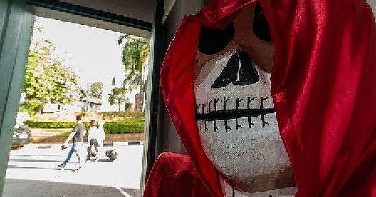 Casa do Samba Parnaibano promove oficina de confecção de bonecos e cabeções do Carnaval