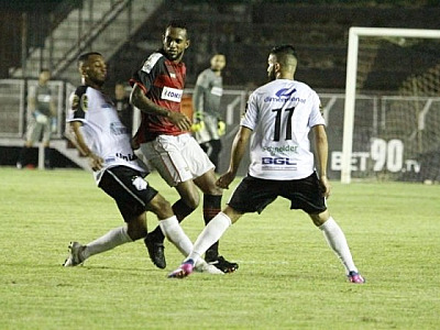 Oeste perde terceira seguida