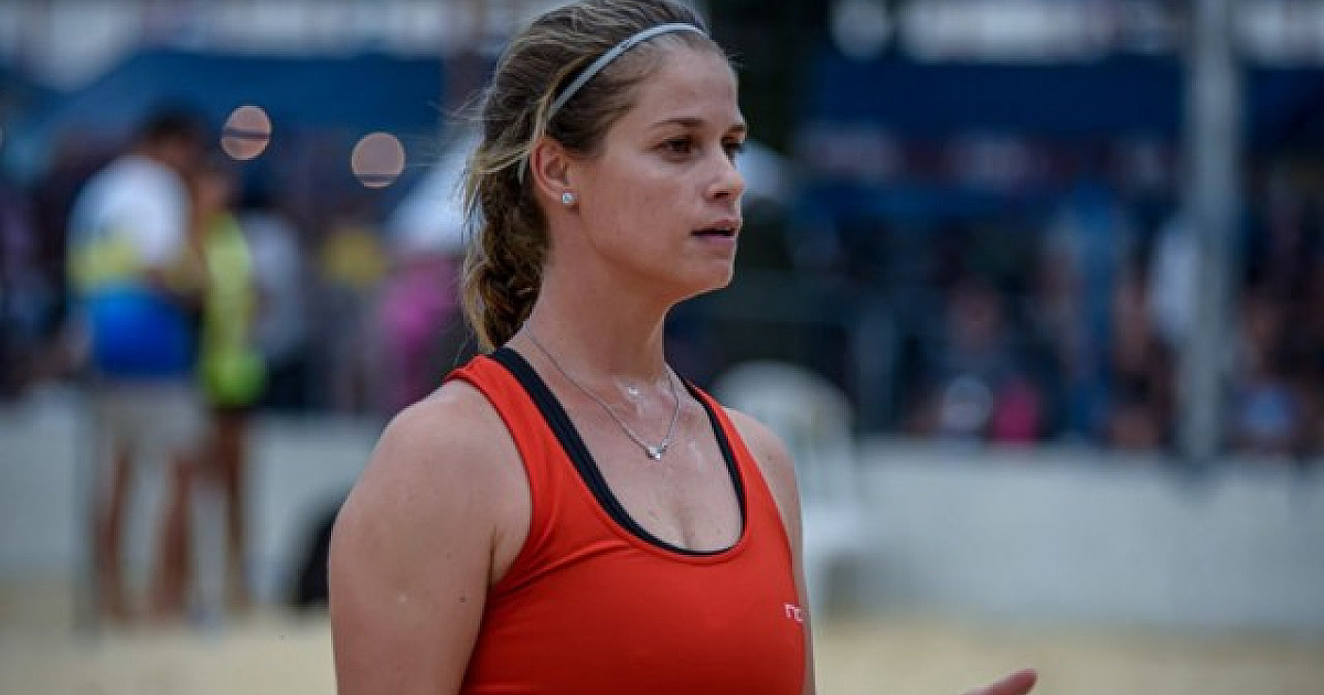 Moradora de Alphaville se destaca no beach tennis