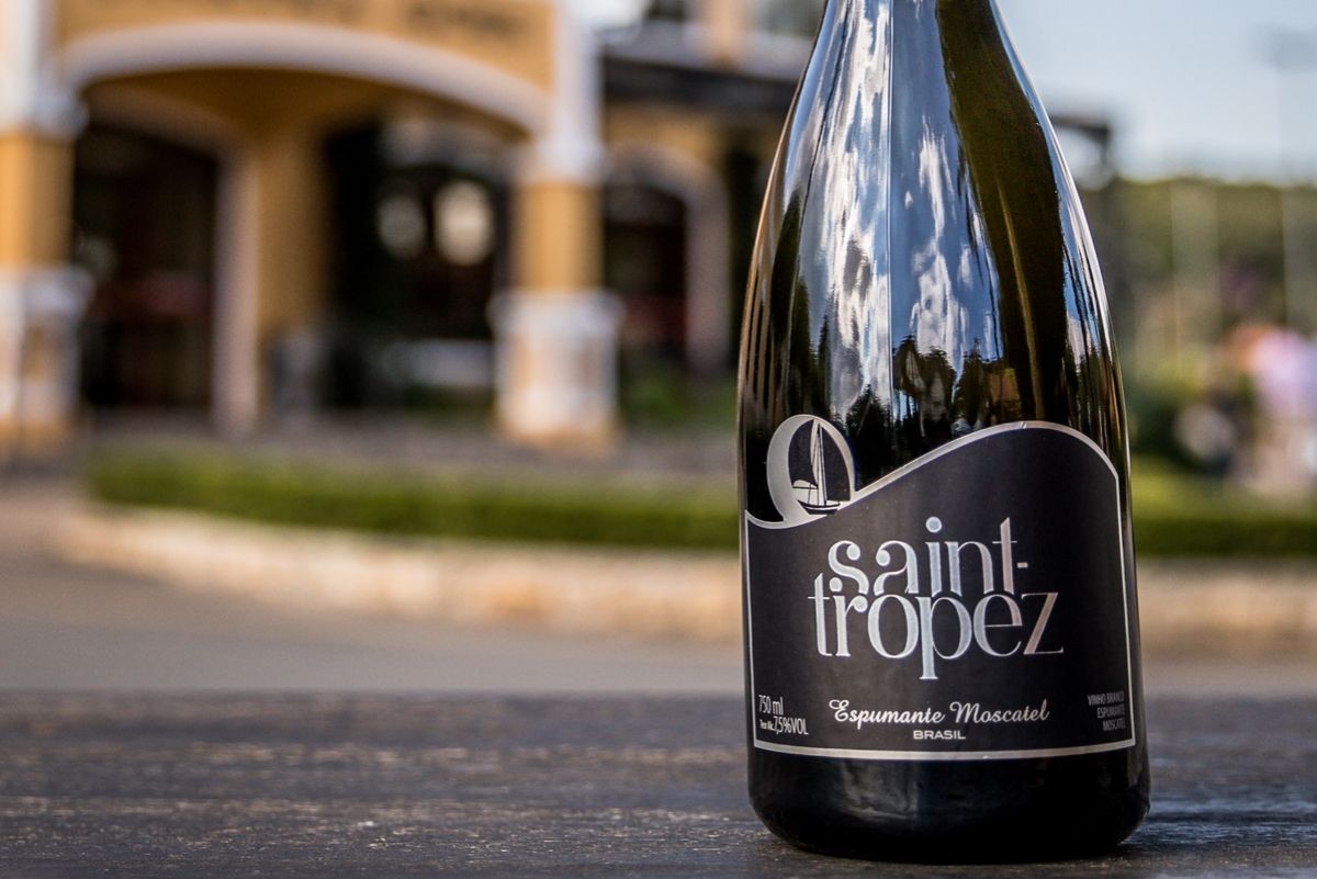 Vinícola Góes realiza curso de harmonização com Noite do Espumante