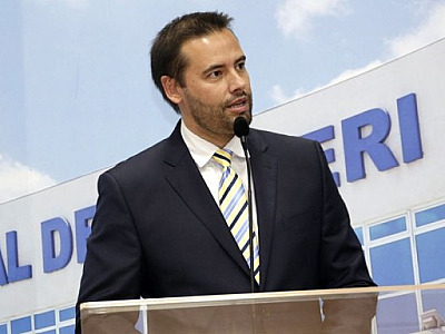 Fabião critica retaliação a vereadores que deixaram governo