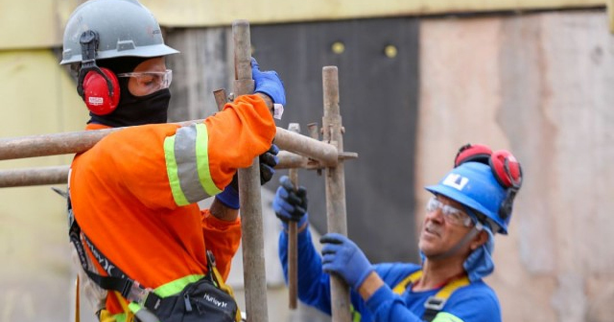 Entre as "top five" cidades campeãs de emprego, Osasco e Barueri impulsionam saldo de vagas no Estad