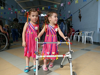 Rainha da Paz realiza campanha de arrecadação para festa junina