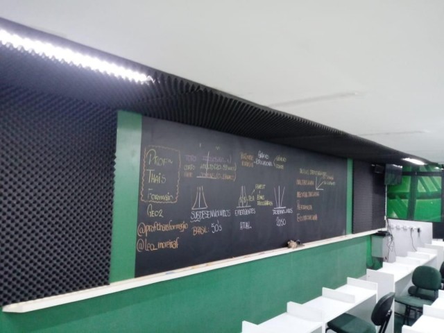 Hexag utiliza salas 180 graus com objetivo de preparar alunos para o Vestibular